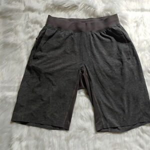 Lululemon men shorts size Medium unlined